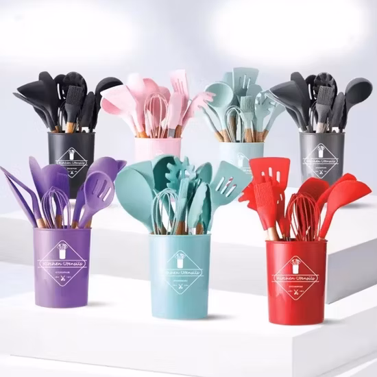 Utensili da cucina colorati per pentole resistenti al calore in silicone